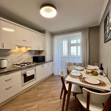Затишна Квартира Біля Парку Центр Міста Ternopil Exterior photo