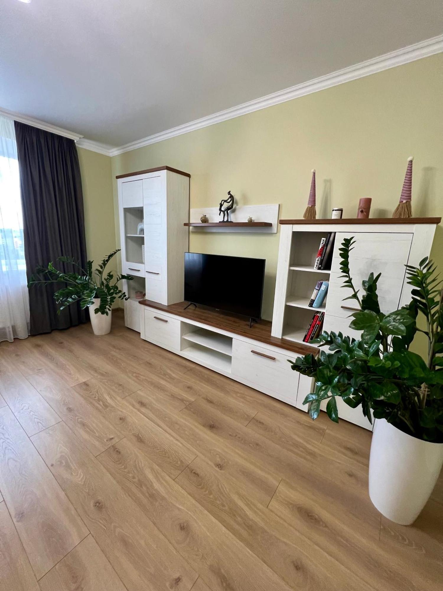 затишна біля парку центр міста Apartment *